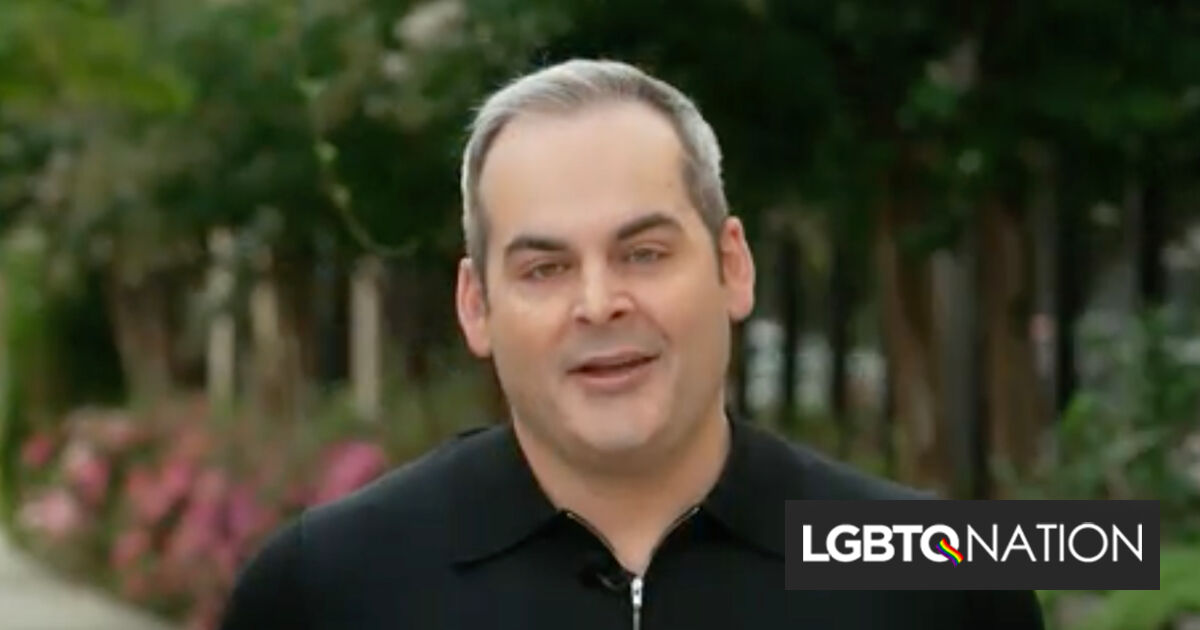 Periodista galardonado expulsado de su alma mater por ser gay