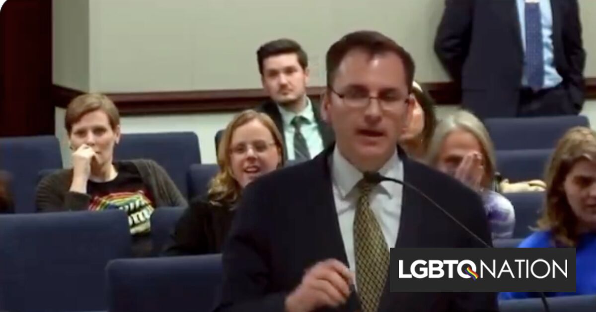 Un cristiano conservador que se quejaba de las banderas arcoíris se quedó sin palabras con esta simple respuesta