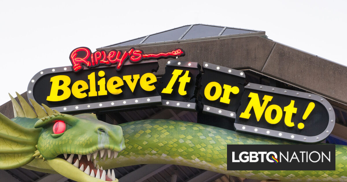 "¡De ripley, creálo o no!"  trollea a Ron DeSantis ofreciendo libros prohibidos gratuitos a los floridanos