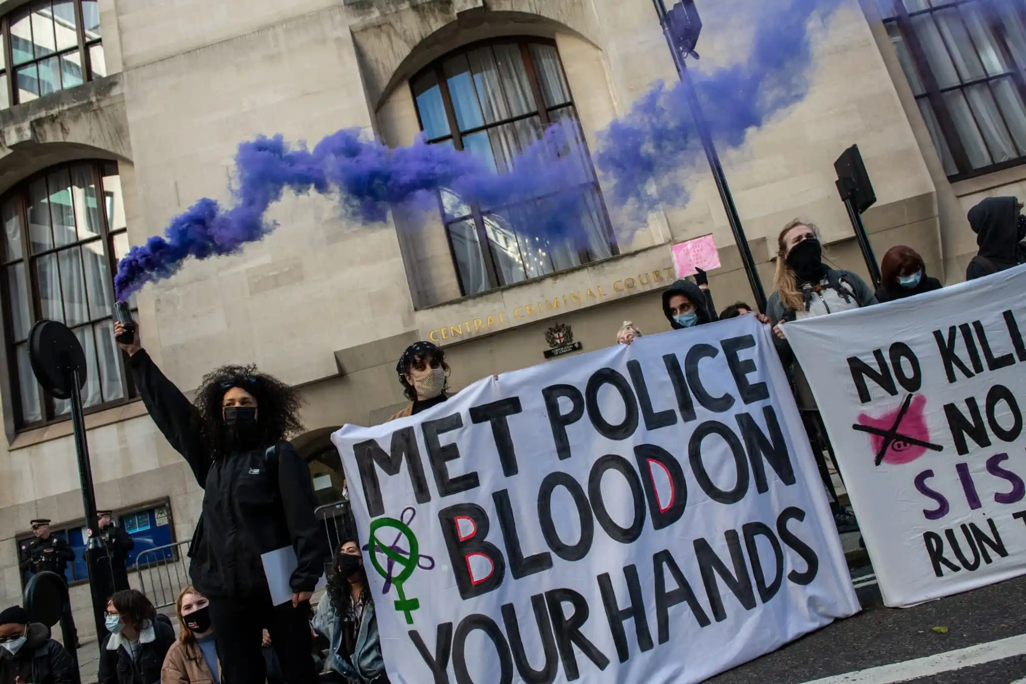 El asesino de Sarah Everard, Wayne Couzens, 'nunca debería haber sido oficial de policía', según una investigación