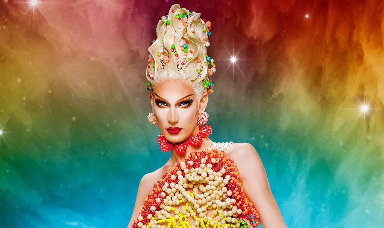 La Grande Dame de Drag Race UK habla del espectáculo de Tia Kofi