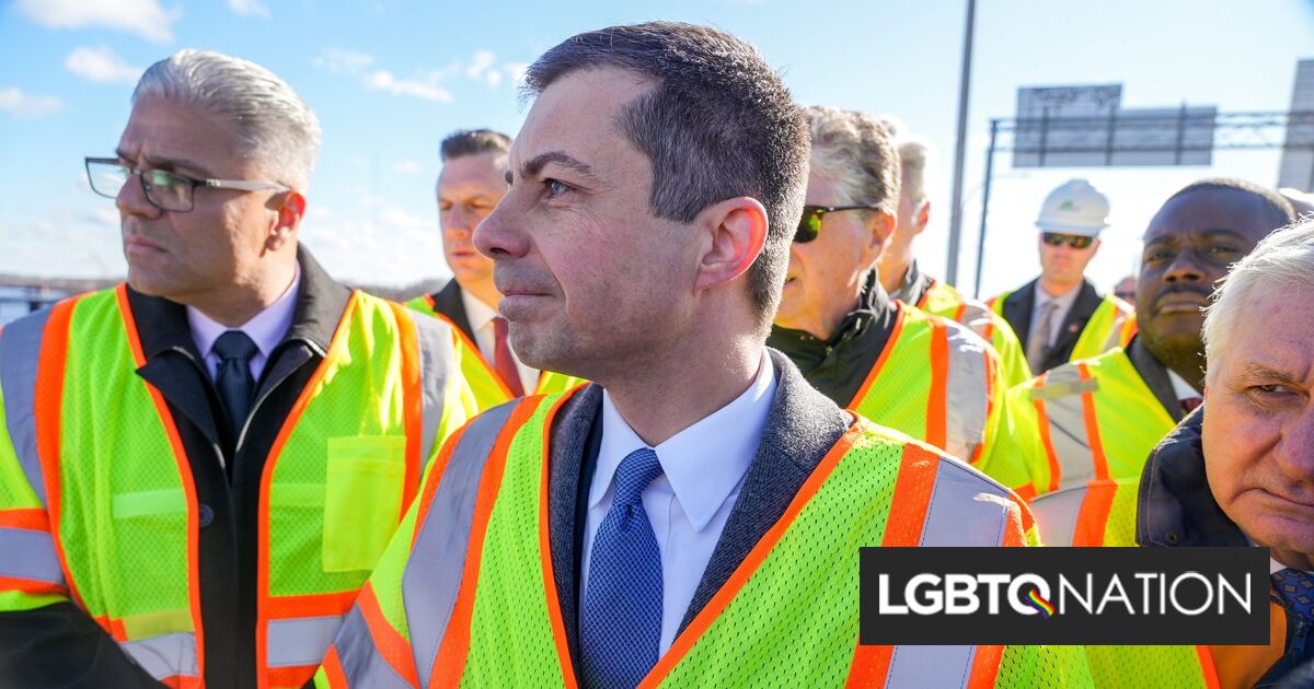 La derecha dice que el puente se derrumbó porque Pete Buttigieg es gay