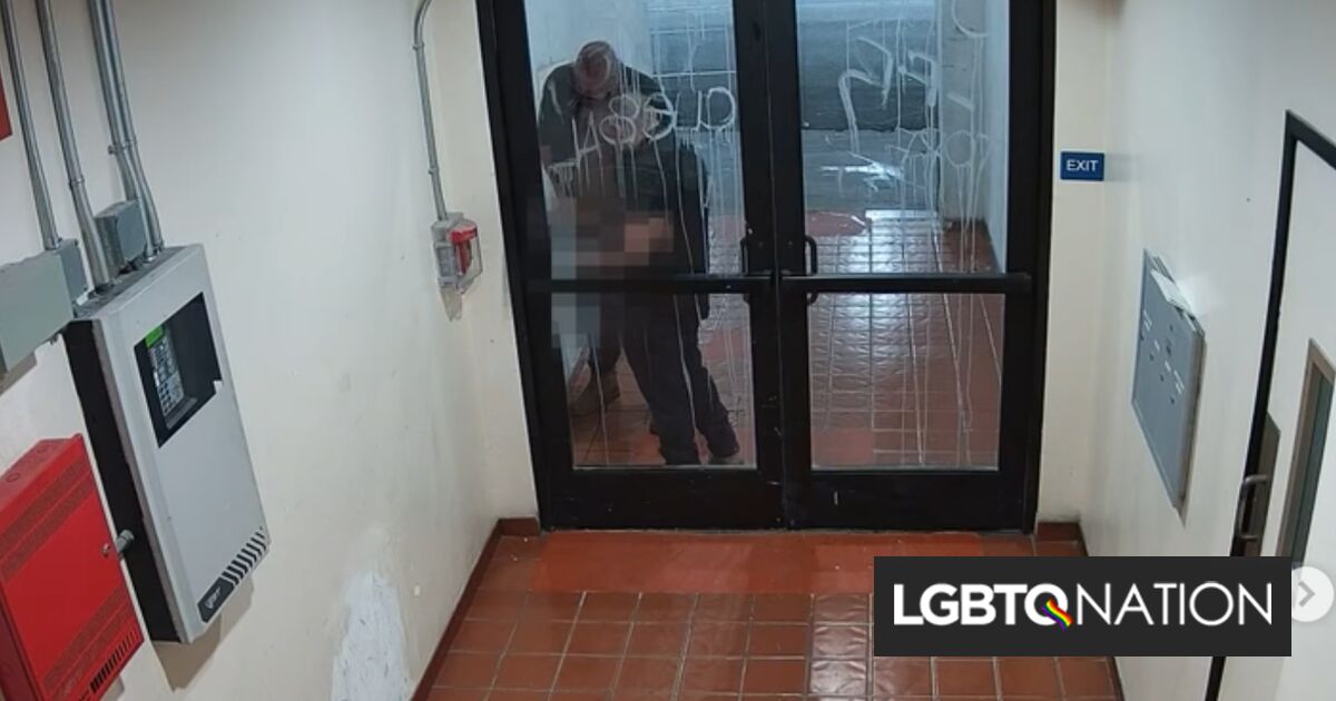 Nuestro concejal dimite tras ser sorprendido orinando en un popular bar gay y presuntamente agrediendo al personal