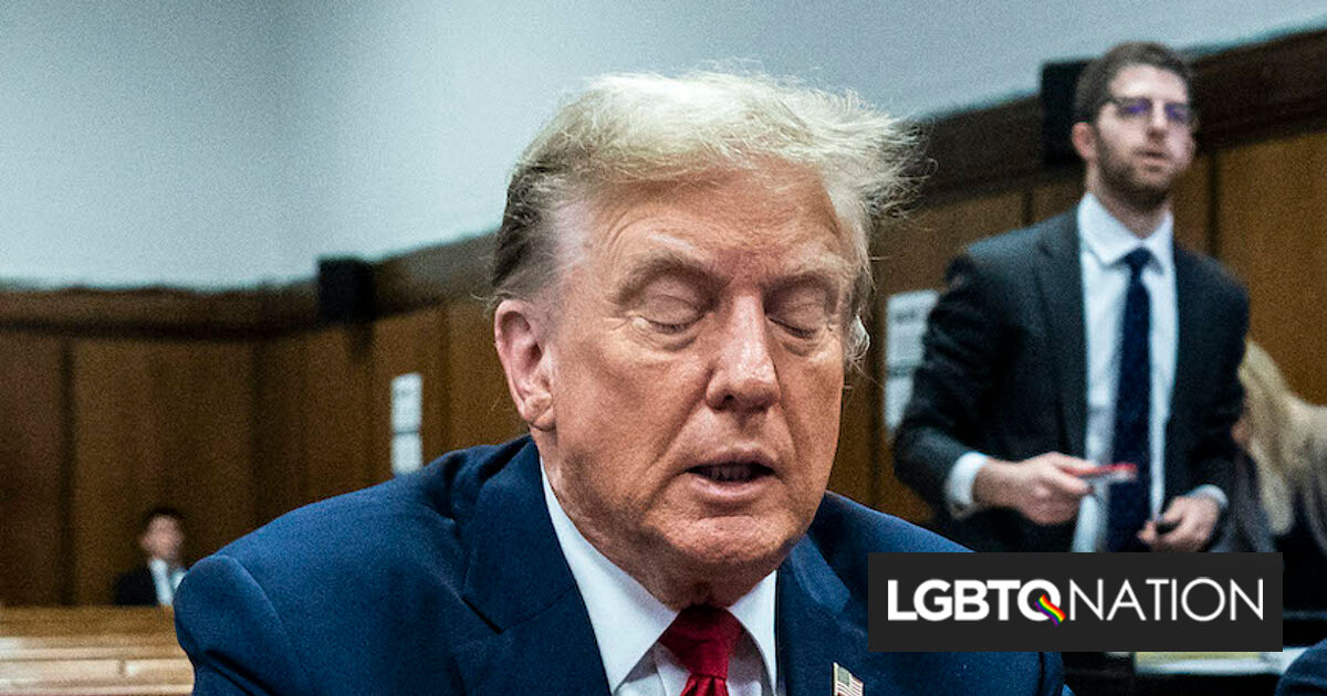 Según los informes, Trump se quedó dormido durante el primer día de su juicio por dinero en secreto.