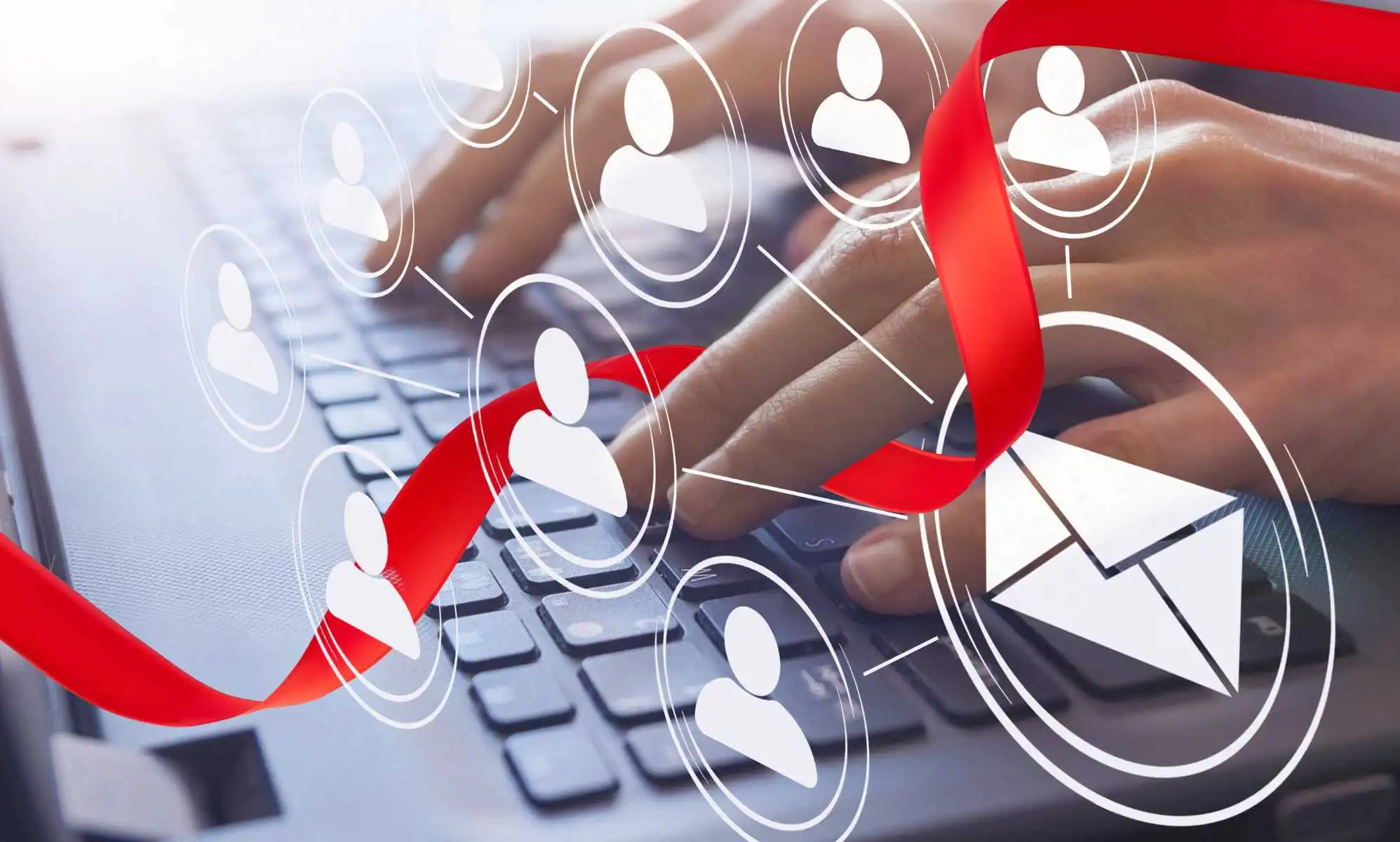 "Tenemos que dar a la gente una llamada de atención": el comisionado de Información denuncia las graves violaciones de datos sobre el VIH