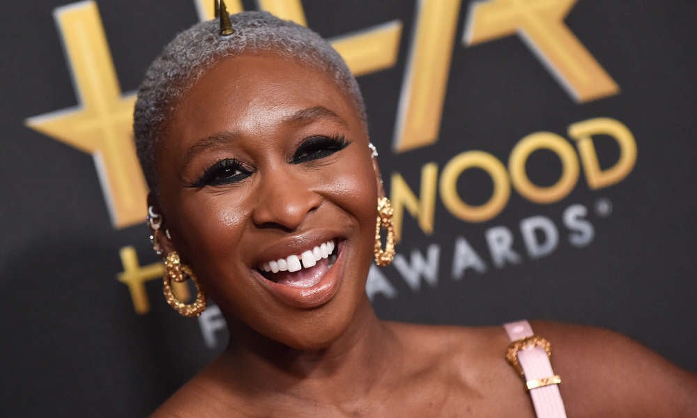 Cynthia Erivo rompe fronteras con un emotivo discurso sobre la identidad queer en la gala LGBT