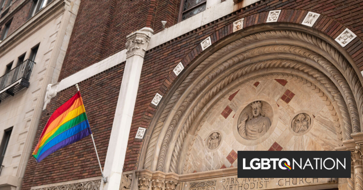 Este pastor metodista fue expulsado hace 20 años por ser gay.  Ella acaba de ser reintegrada.