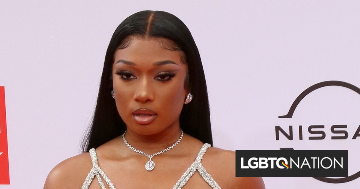 Megan Thee Stallion acusada de tener relaciones sexuales con otra mujer delante de un empleado