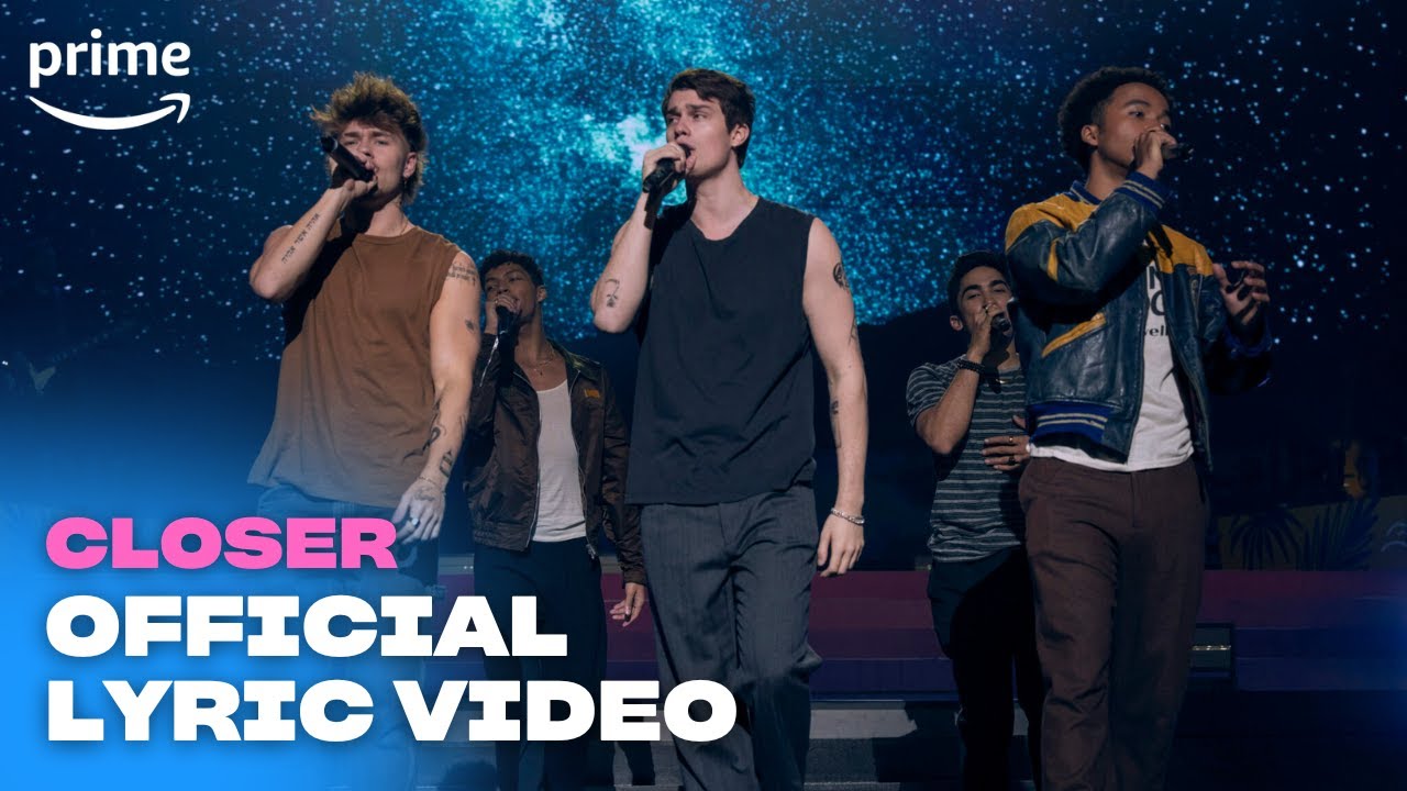 Nicholas Galitzine 'saltaría' a un show de reunión con los compañeros de banda de August Moon de The Idea of ​​You