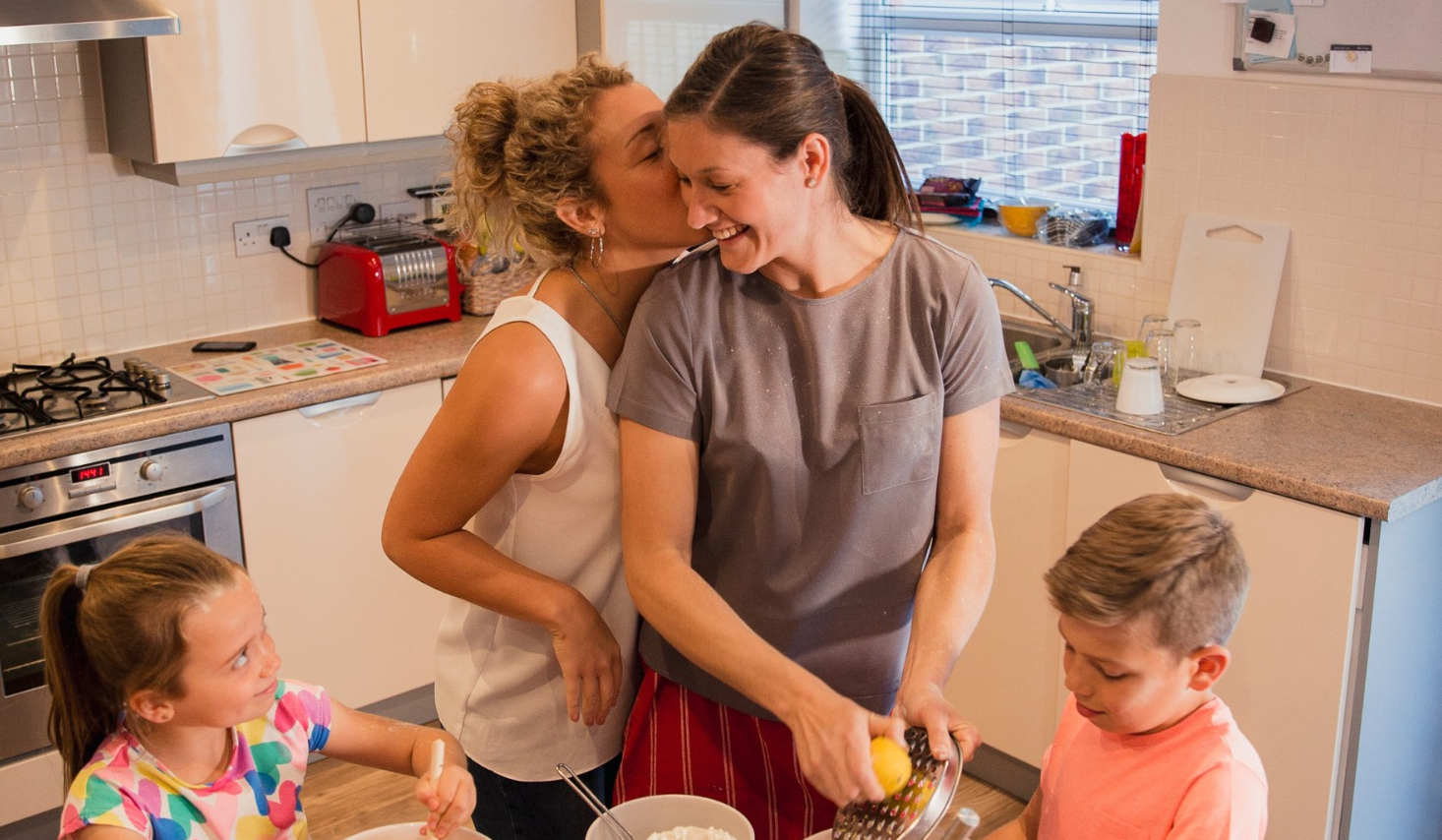 "Soy una madre lesbiana orgullosa, pero me preocupa que mi hijo sufra acoso en la escuela"