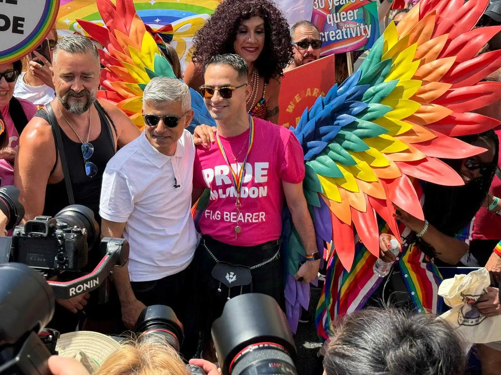 Sadiq Khan dice que "el amor siempre triunfará sobre el odio" y le desea a Londres un "feliz Orgullo"