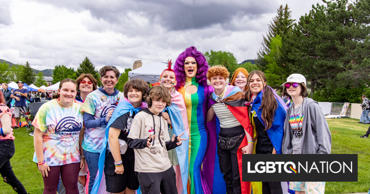 Este pequeño pueblo tiene cuatro espectáculos de drag, incluido uno para mascotas.