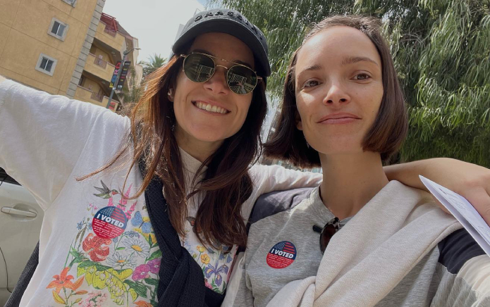 “Fue un gran destino”: la estrella de Broad City Abbi Jacobson y Jodi Balfour están casadas