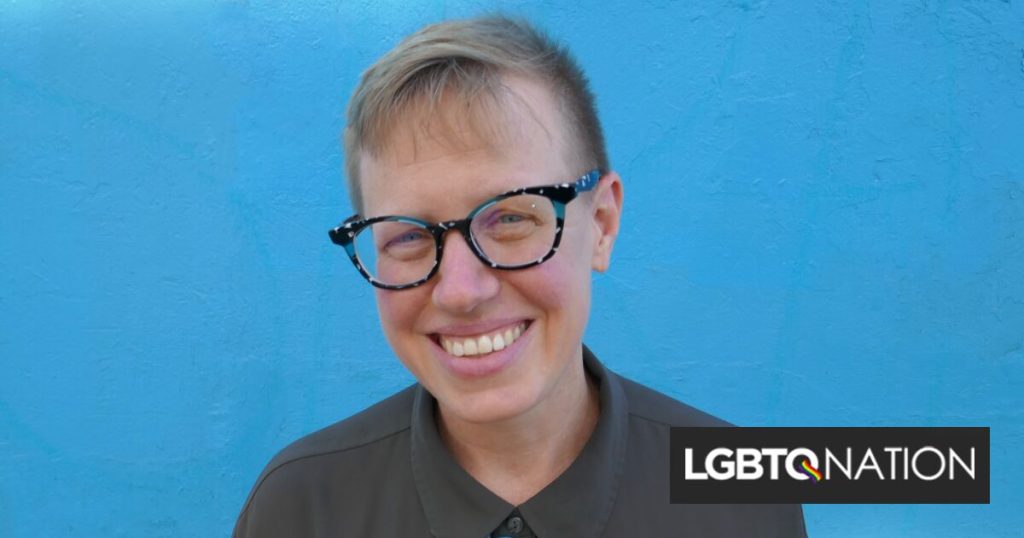 La presidenta lesbiana de la Asociación Estadounidense de Bibliotecas tiene la misión de proteger a los bibliotecarios LGBTQ+