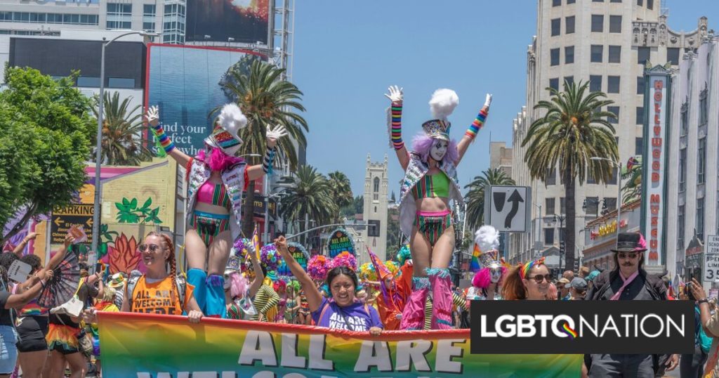Se eliminan carteles homofóbicos en barrios después de 27 años