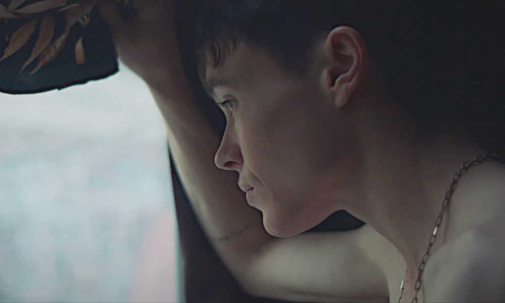 Mira el primer tráiler del drama trans de Elliot Page, 'Close to You'