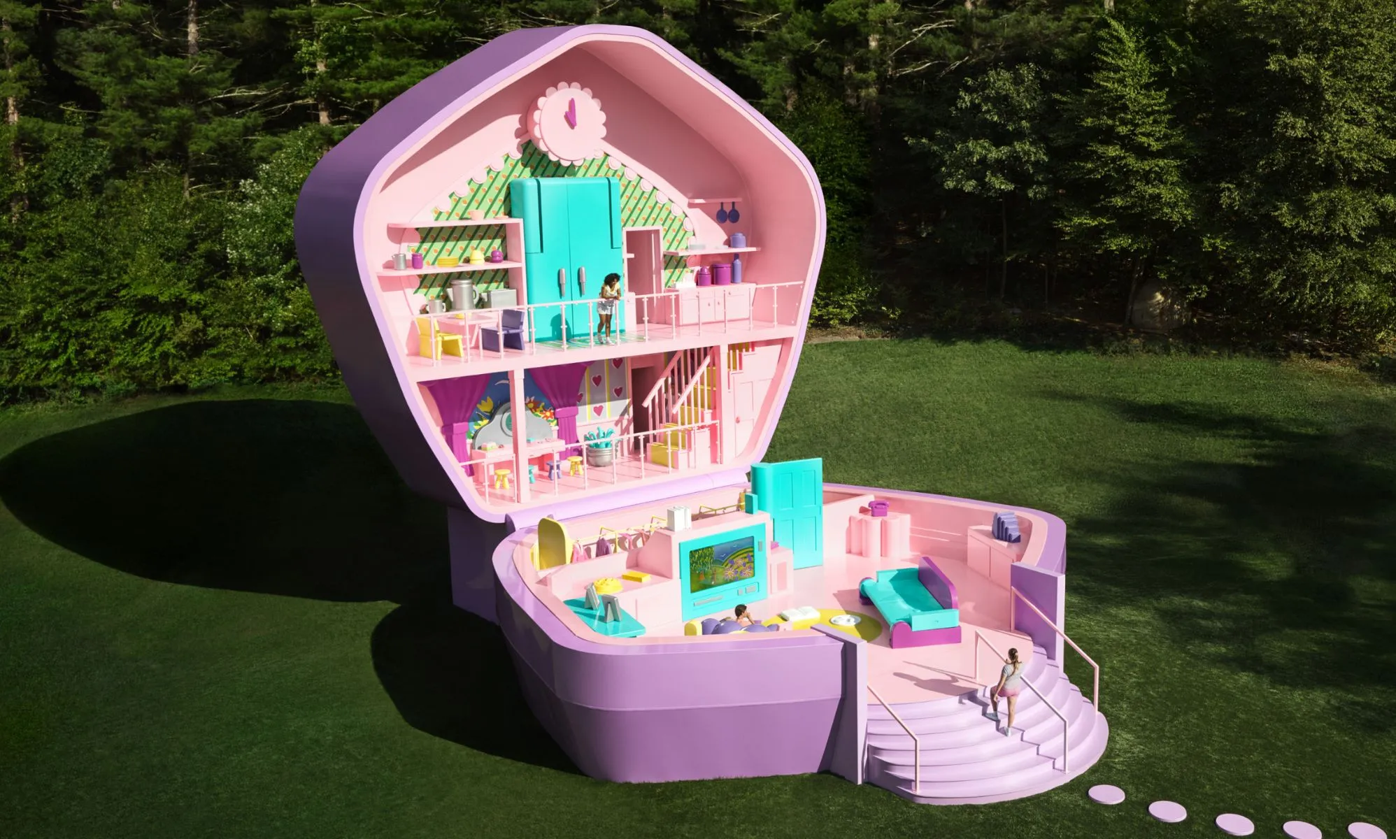 This is an image of a real life Polly Pocket compact.