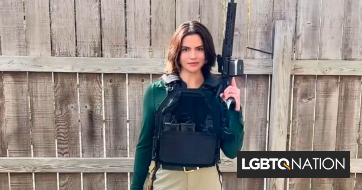Candidato republicano publica mensaje amenazante sobre iglesias amigables con LGBTQ+ mientras sostiene un arma