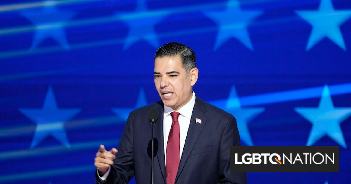 El representante gay Robert García revela el mayor objetivo LGBTQ+ de Kamala Harris para su presidencia