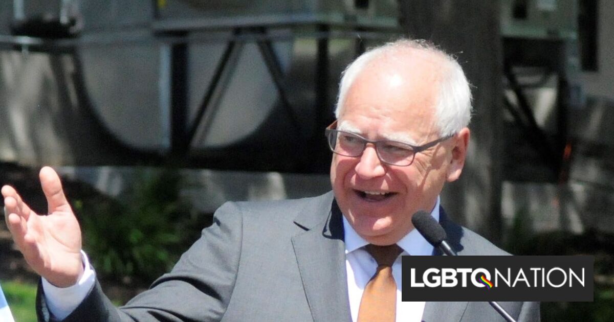 Políticos y líderes LGBTQ+ celebran la elección de Tim Walz como vicepresidente