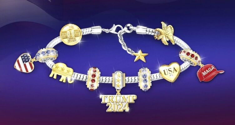 Pulsera con dijes de la campaña de Trump