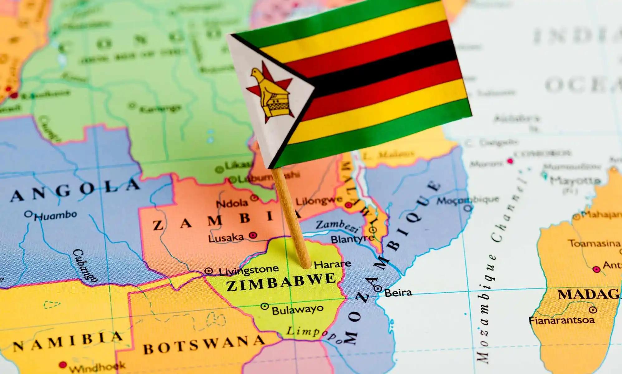Dos hombres en Zimbabue se enfrentan a 14 años de cárcel por cargos de sodomía