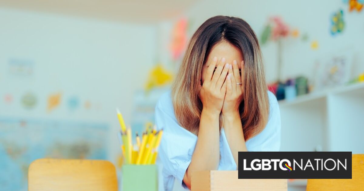 Les preguntó a los estudiantes sus pronombres. Los lugareños la llamaron "asistente sexual". Ahora está demandando.