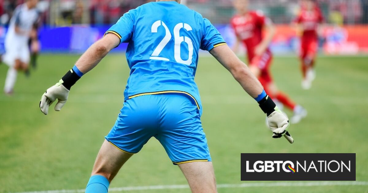 La junta escolar desafía la ley estatal y permite que una niña trans juegue al fútbol. Sus compañeras de equipo están “muy emocionadas”