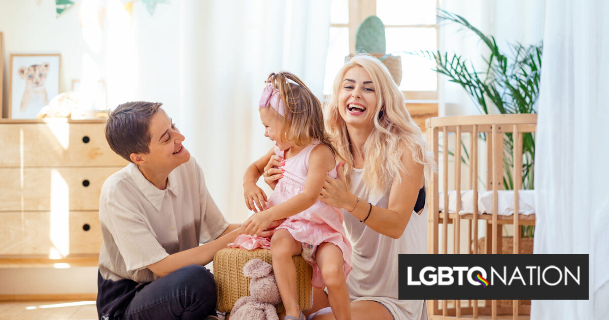 Las preocupaciones de los padres sobre la reproducción afectan las respuestas a la salida del armario de sus propios hijos