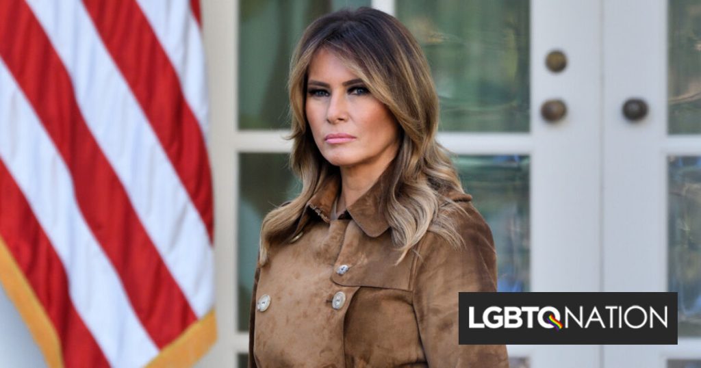 Melania Trump es criticada por defender sesiones de fotos de desnudos mientras los republicanos “quieren prohibir libros”