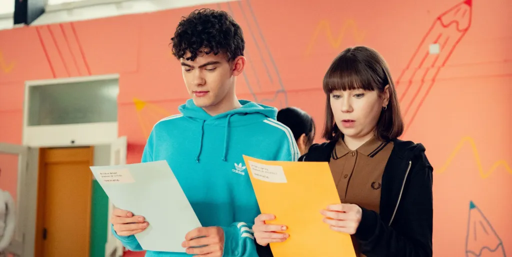 Charlie y Tori Spring en Heartstopper