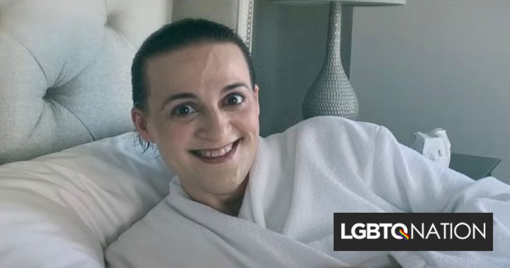 Una famosa escritora lesbiana mintió acerca de tener cáncer durante años. Finalmente se disculpó.