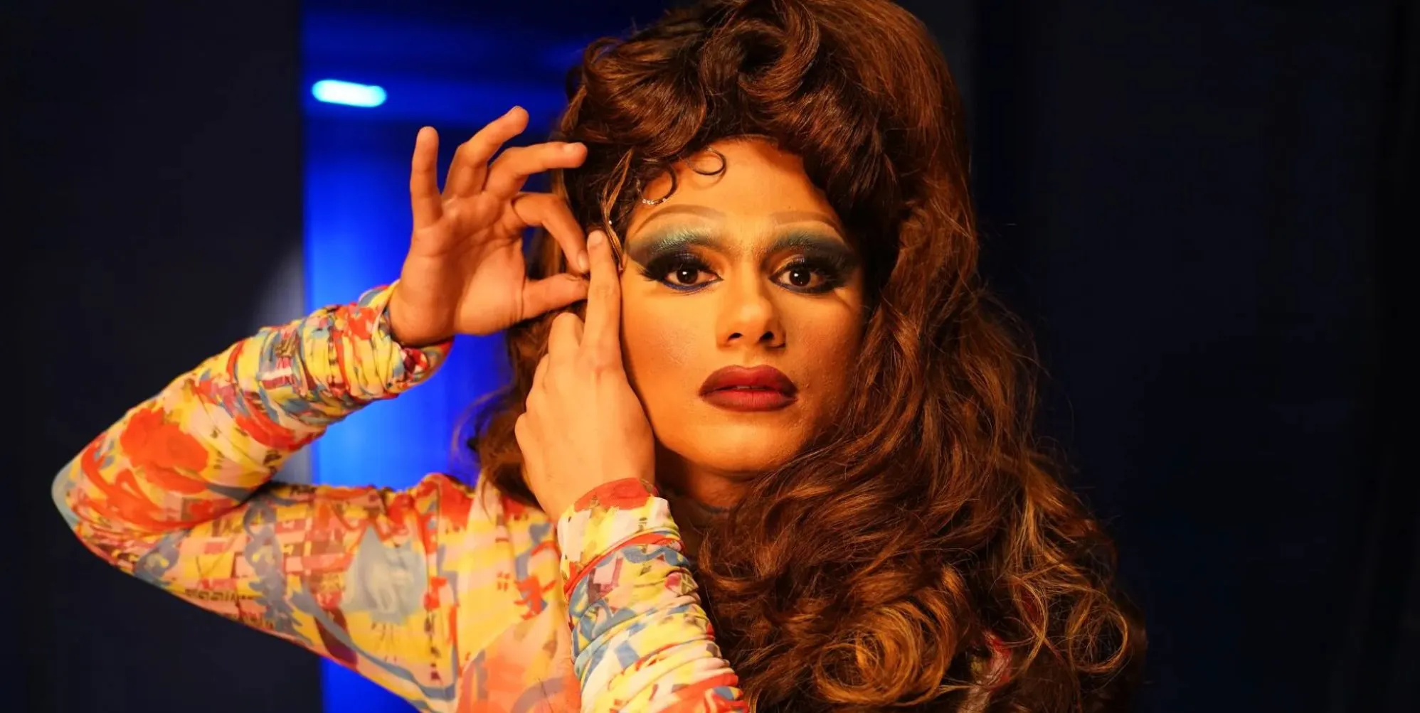 Cómo la diseñadora de vestuario de Layla, Cobbie Yates, utilizó la moda para explorar la compleja identidad queer