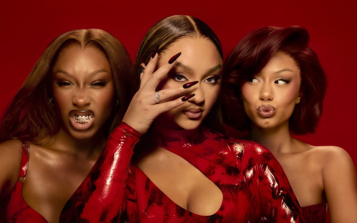 “¡Somos aliados, cariño!”: FLO en Access All Areas, fanáticos LGBTQIA+ y “reabastecimiento de perras malas”