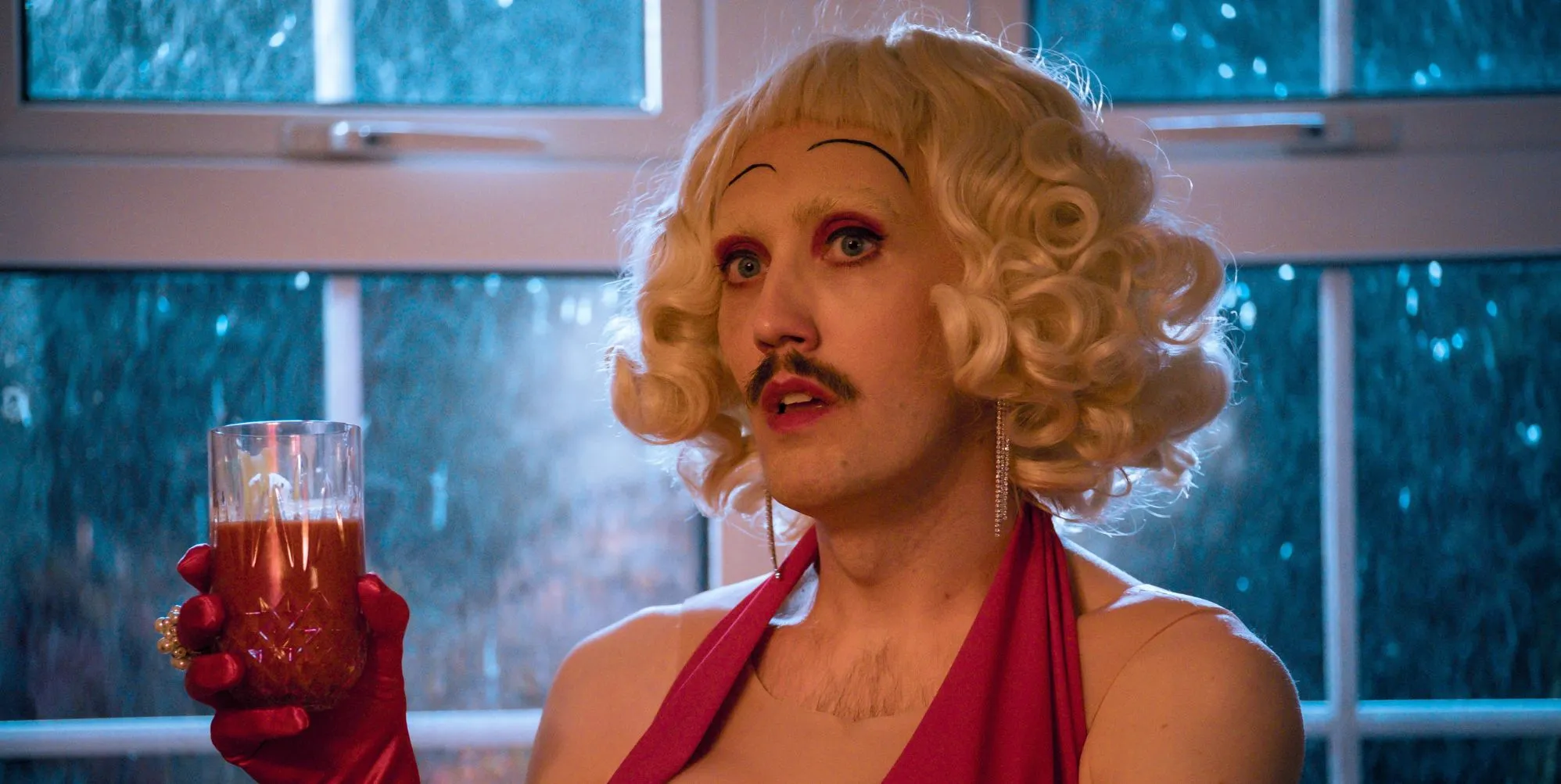 Las estrellas de la comedia de situación de la BBC Smoggie Queens sobre cómo hacer su nuevo y desenfrenado programa: "Es ofensivo, básicamente"
