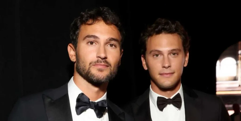 Cooper Koch, la estrella gay revelación de Monsters, tiene un hermano gemelo gay