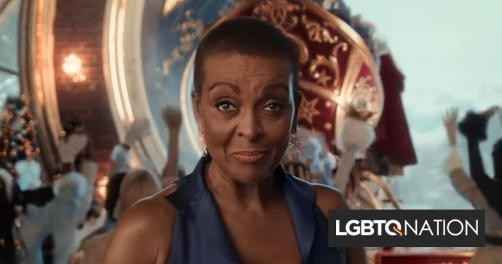 La gente está boicoteando a un minorista popular por un pequeño momento extraño en su anuncio navideño.