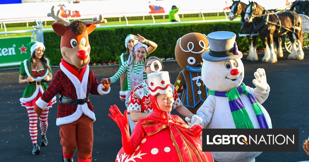 Los carteles de libros quieren que un grupo LGBTQ+ sea expulsado de un desfile navideño local