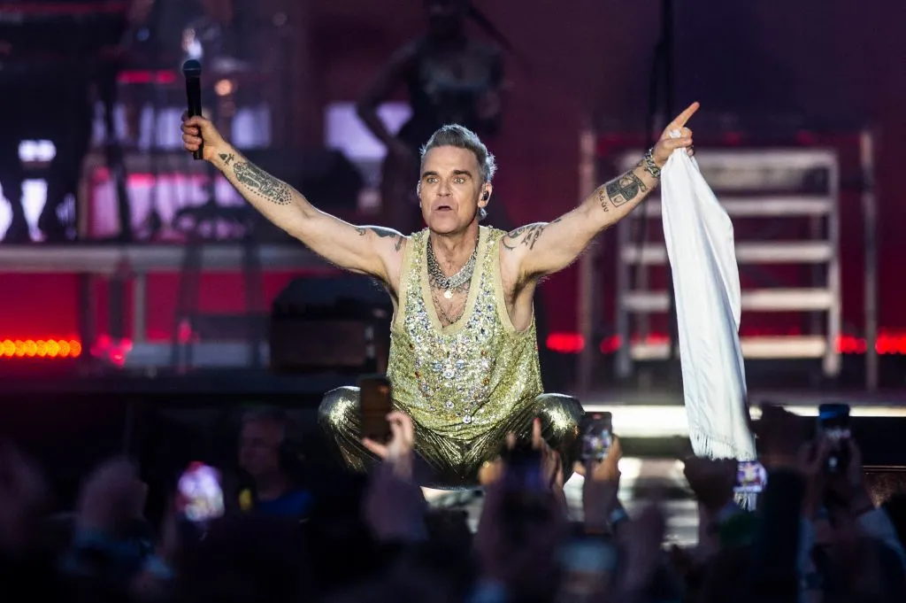 Robbie Williams teases UK and European tour announcement.