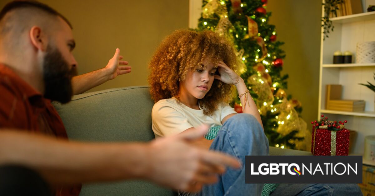 Un psiquiatra le dice a las personas LGBTQ+ que abandonen a sus familiares que votan a Trump en esta temporada navideña