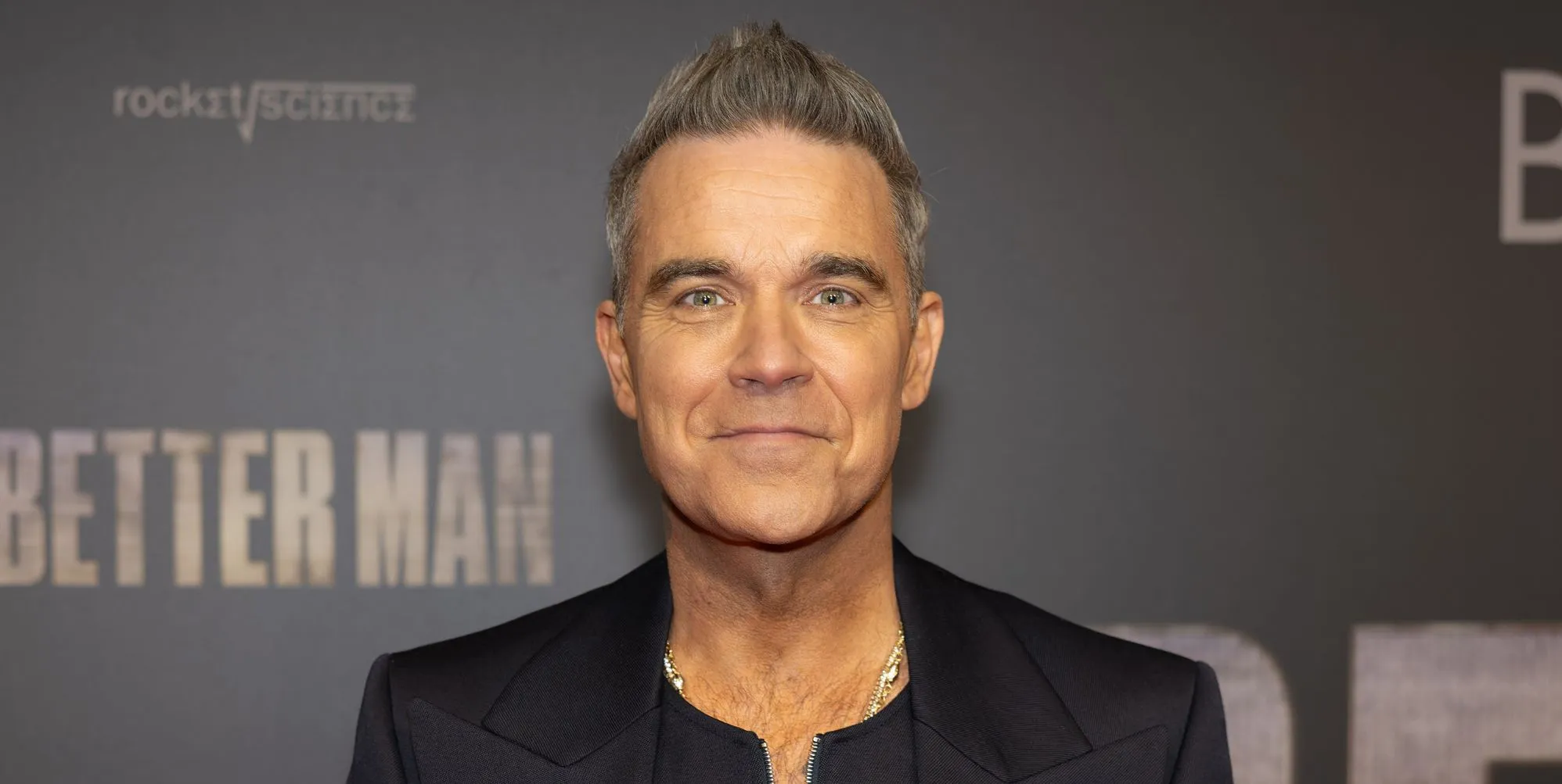 Robbie Williams bromea diciendo que "quiere ser gay": "He hecho de todo menos chupar pollas"