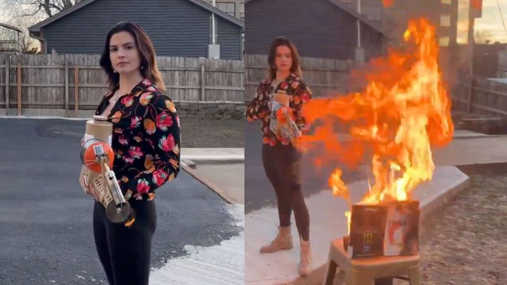 Capturas de pantalla de video de la candidata republicana de Missouri, Valentina Gómez, apuntando con un lanzallamas a una pila de libros LGBTQ+