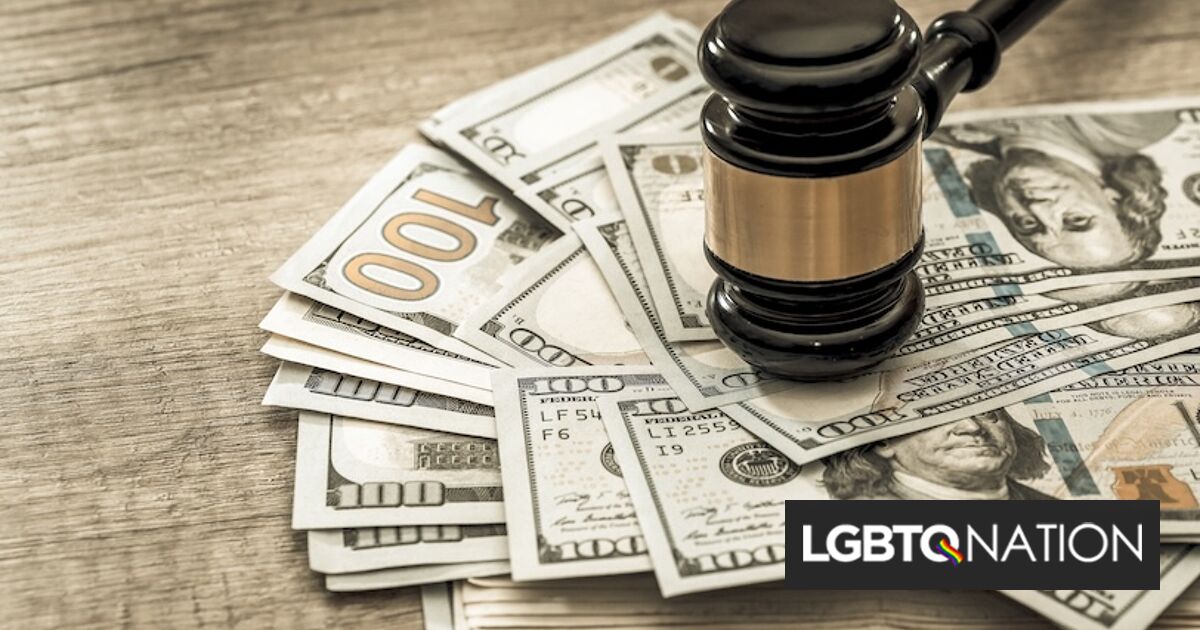 El distrito escolar paga 45.000 dólares a un maestro que se negó a utilizar los pronombres de los estudiantes trans