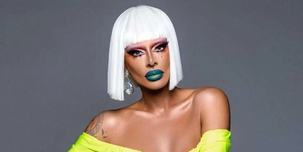 La estrella de Drag Race, Raven, aborda las acusaciones de larga data de 'cara negra': 'No dejaré de broncearme'