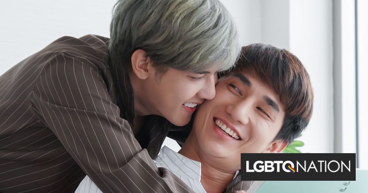 Una poderosa pareja queer se casó esta semana: te encantarán las fotos de la boda