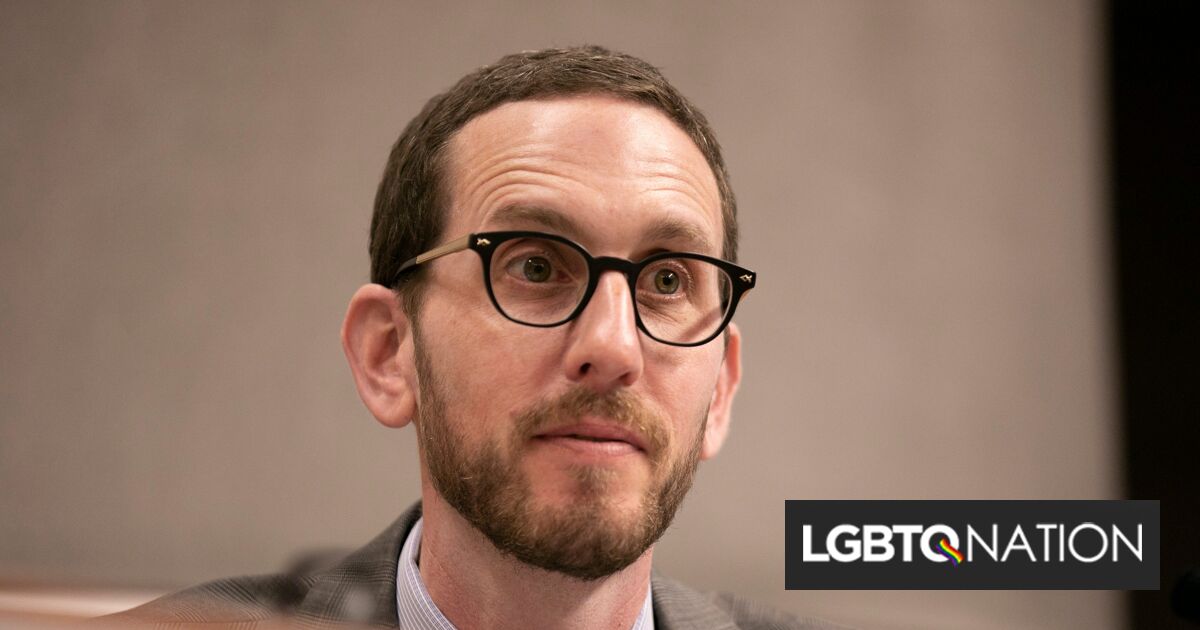 El demócrata gay presenta un proyecto de ley para proteger la privacidad de las personas trans mientras Donald Trump asume el cargo