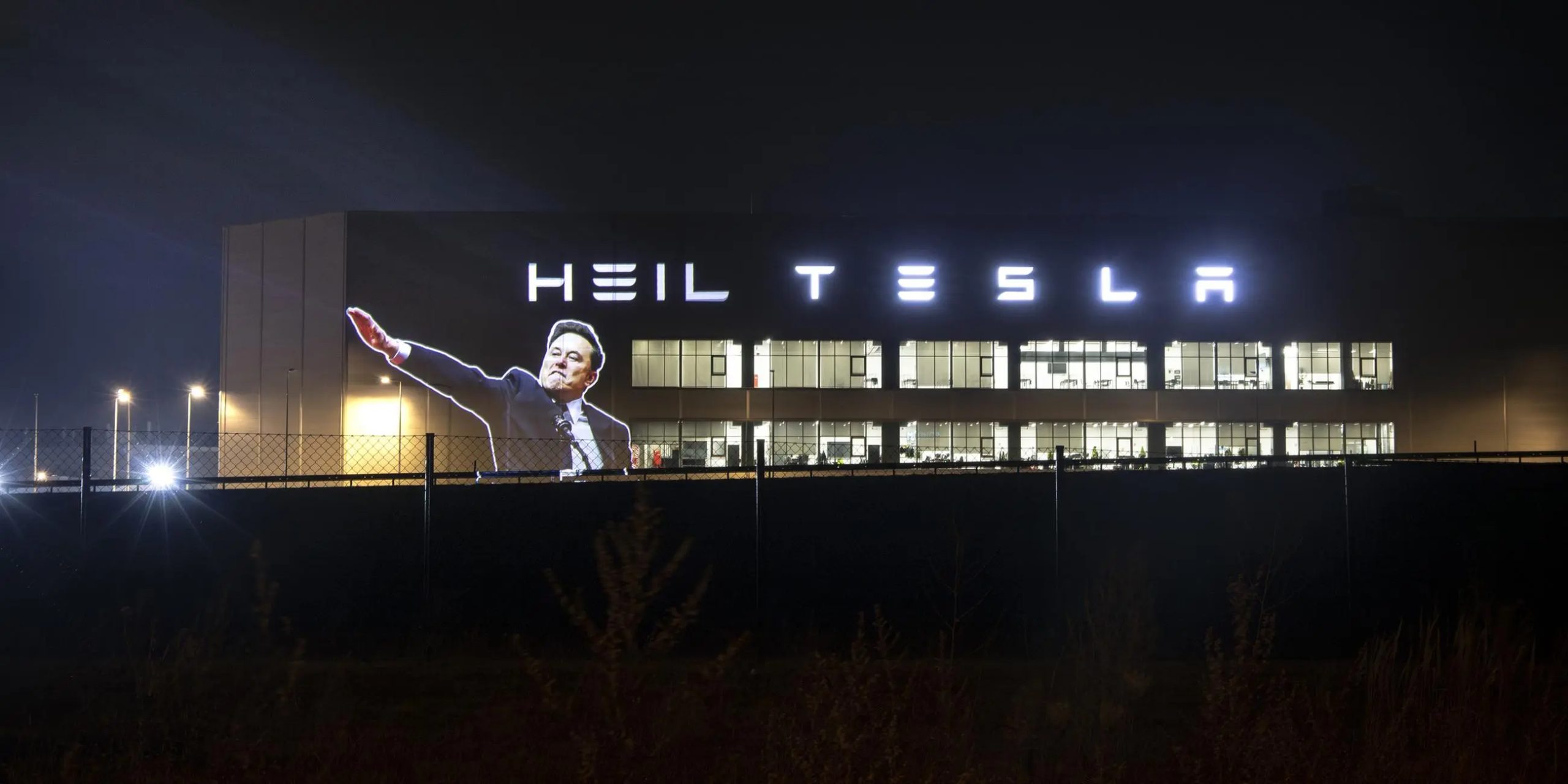 El grupo de campaña Led By Donkeys no se anda con rodeos con una épica eliminación pública de Elon Musk