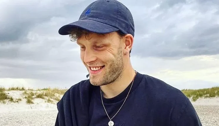 Villads Raahauge Jensen, from Copenhagen, is an experienced handball athlete who has played professionally in Denmark, Norway and Sweden.