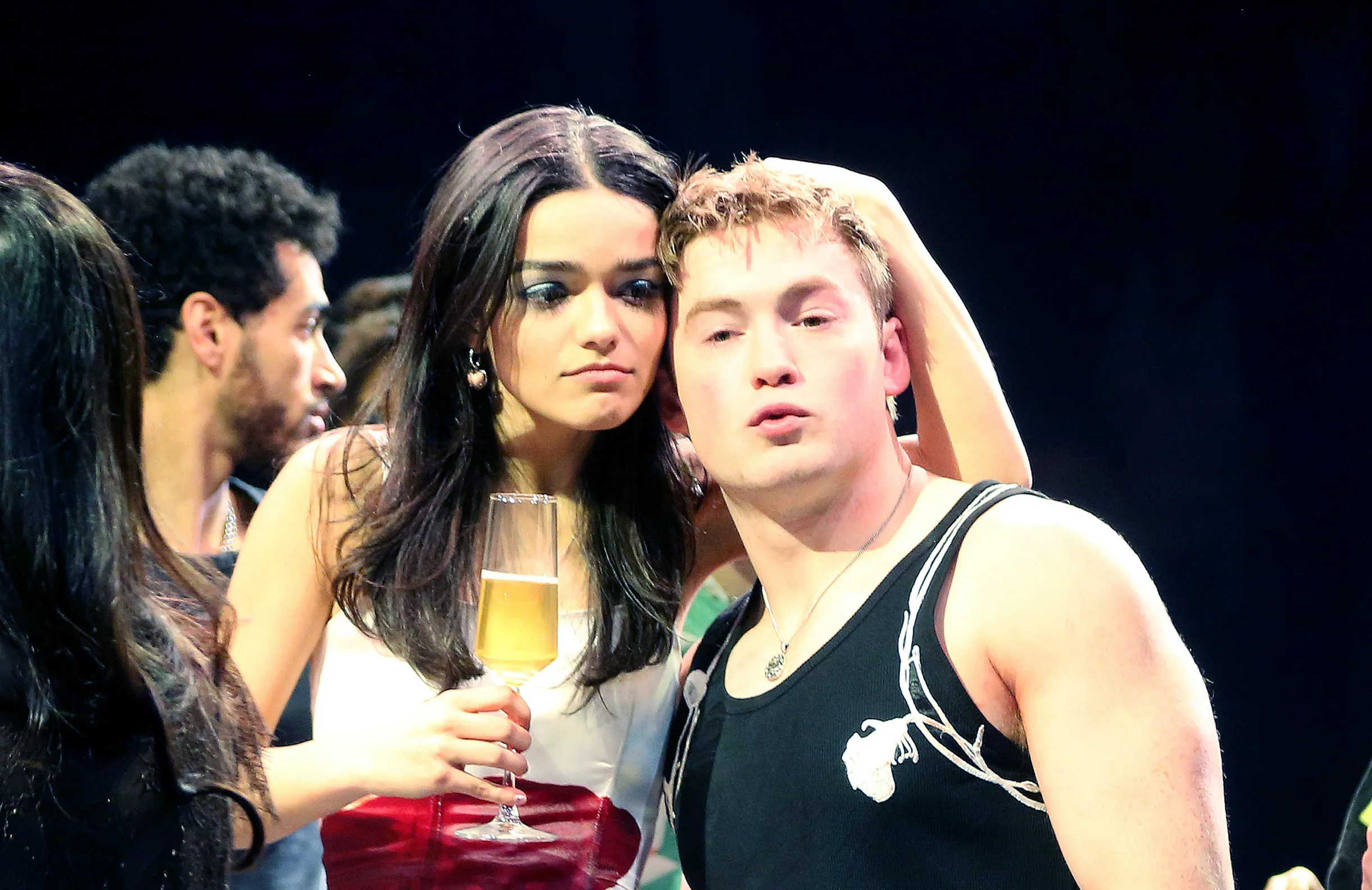 Rachel Zegler aborda los rumores de romance sobre el coprotagonista de Romeo + Julieta, Kit Connor