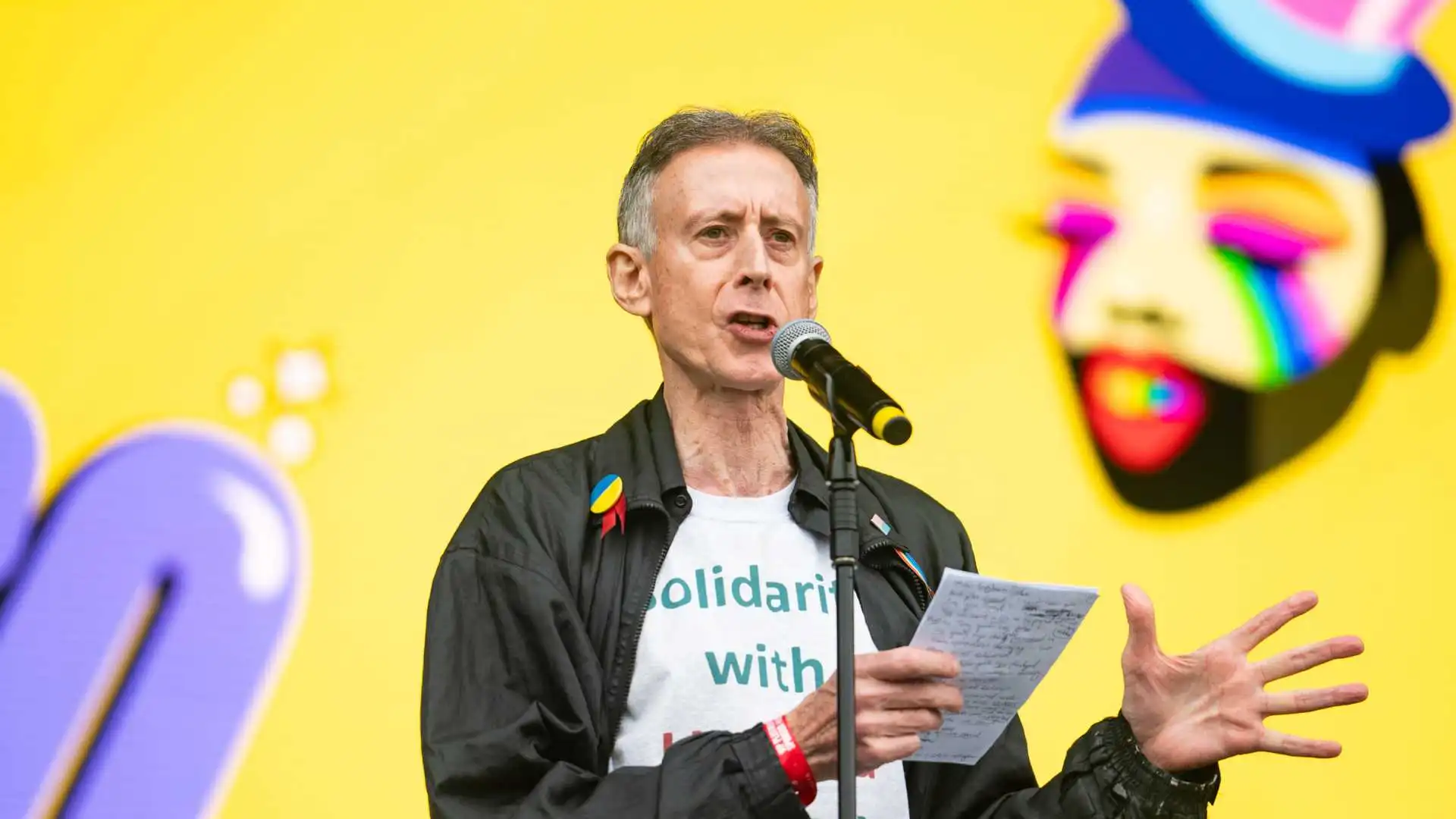 Peter Tatchell insta a Arabia Saudita a garantizar la seguridad de los fanáticos del fútbol LGBTQ+ en la Copa Mundial